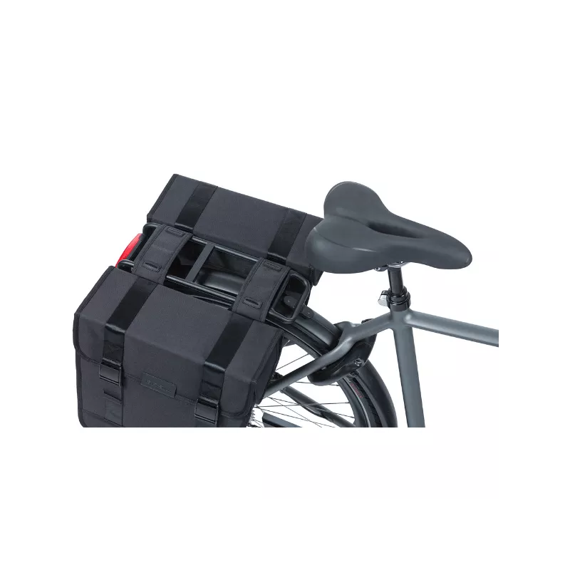 Tour Noir 28L - BASIL - Sacoche Vélo Double 4 Tour Noir 28L - BASIL - Sacoche Vélo Double – Image 4